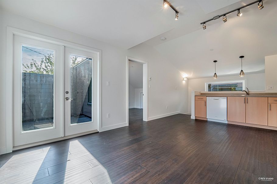 3853 W 14th Avenue Vancouver, BC - 12