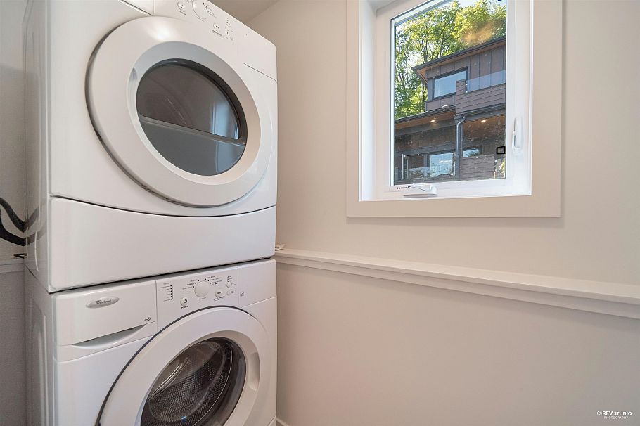 3853 W 14th Avenue Vancouver, BC - 40