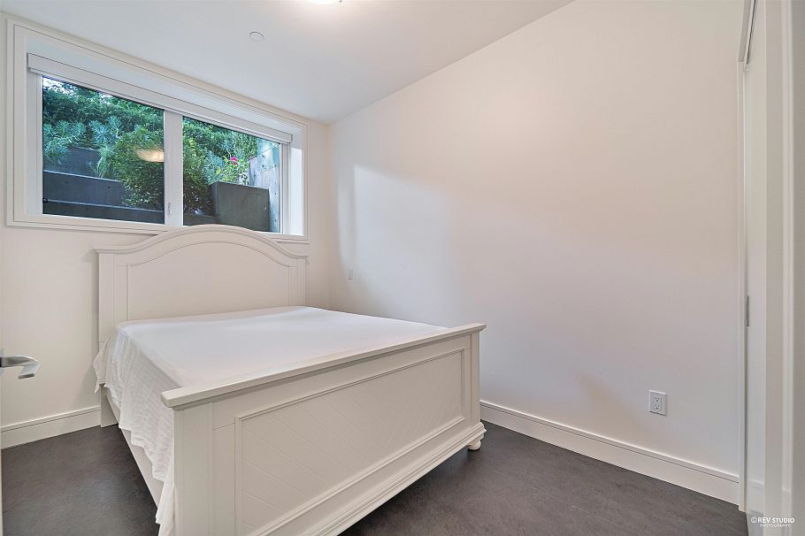 3853 W 14th Avenue Vancouver, BC - 3