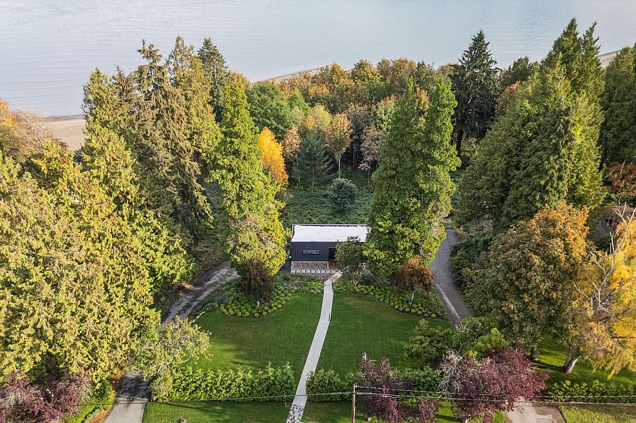 4769 BELMONT AVENUE Vancouver, BC - 3