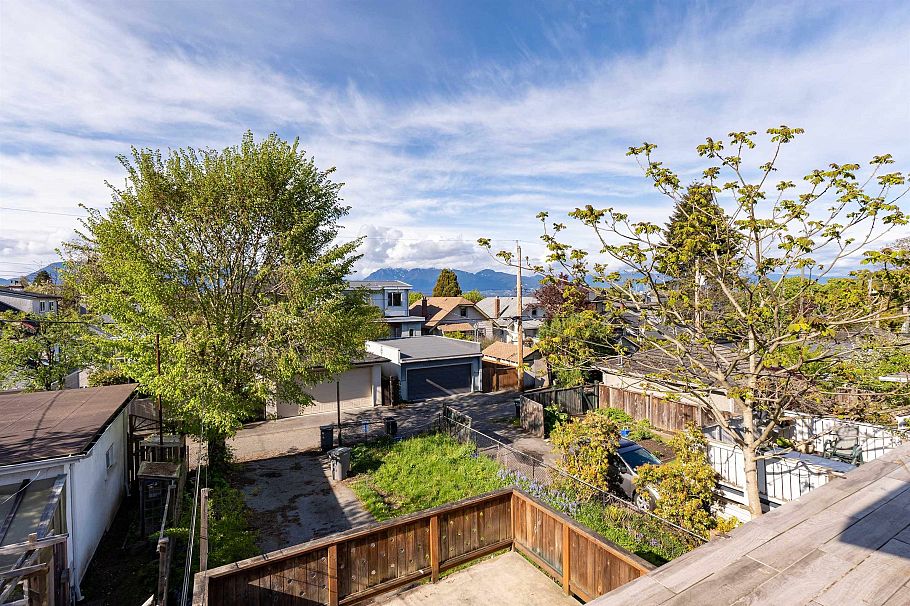 3727 W 20TH AVENUE Vancouver, BC - 25