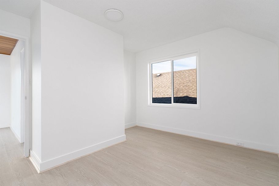 3727 W 20TH AVENUE Vancouver, BC - 4