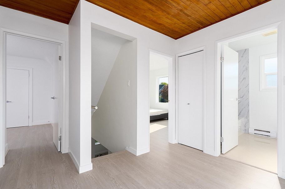 3727 W 20TH AVENUE Vancouver, BC - 2