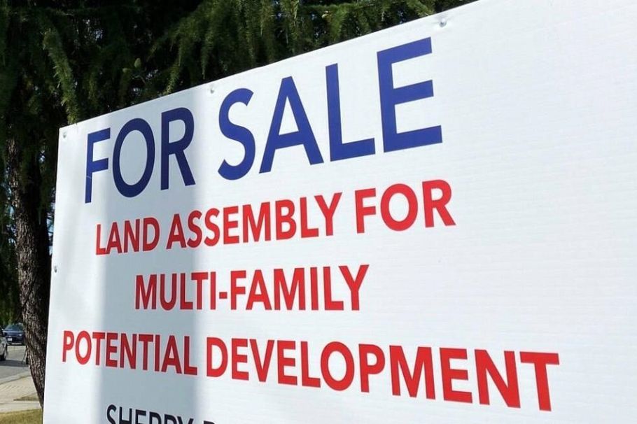 5150 KILLARNEY STREET Vancouver, BC - 1