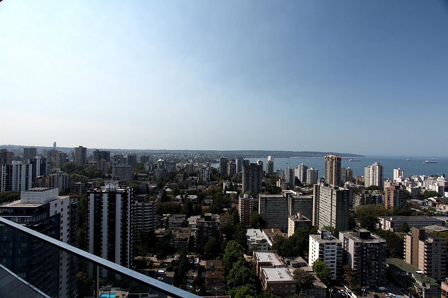 3204 1568 ALBERNI STREET Vancouver, BC - 2