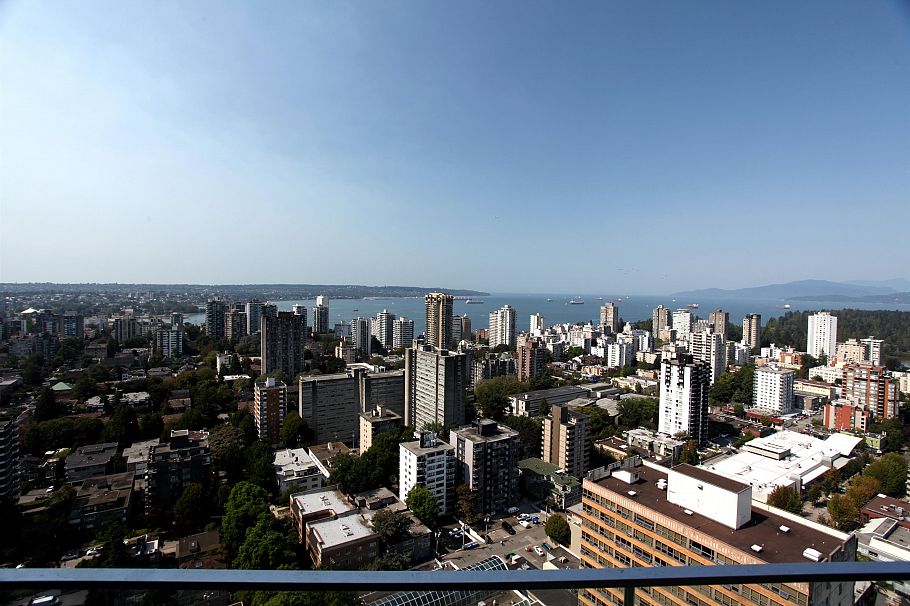 3204 1568 ALBERNI STREET Vancouver, BC - 3