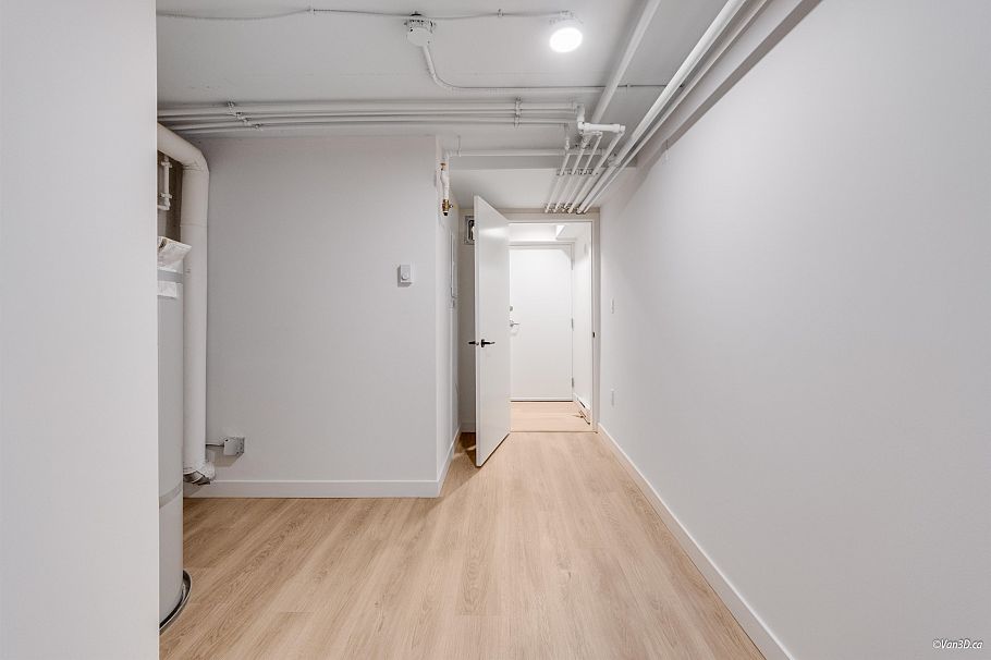 18 6788 OAK STREET Vancouver, BC - 8