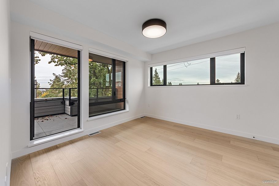 18 6788 OAK STREET Vancouver, BC - 4