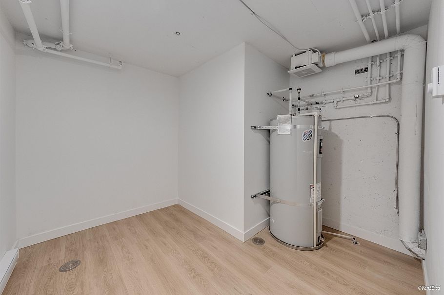 18 6788 OAK STREET Vancouver, BC - 7