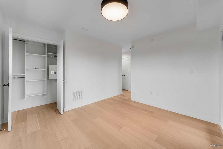 18 6788 OAK STREET Vancouver, BC - 2