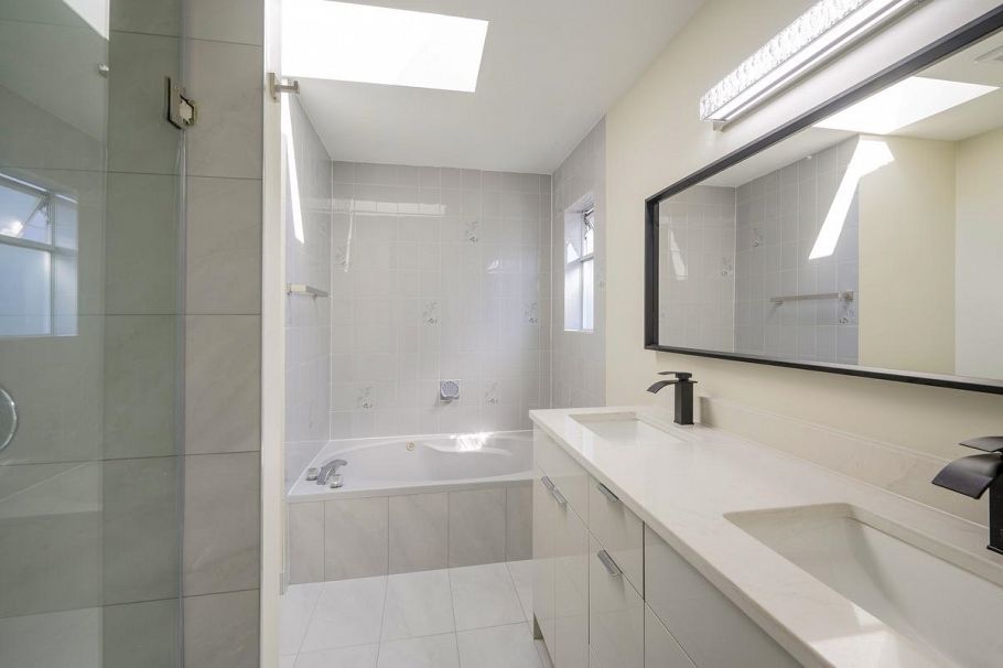 3288 E 26TH AVENUE Vancouver, BC - 4