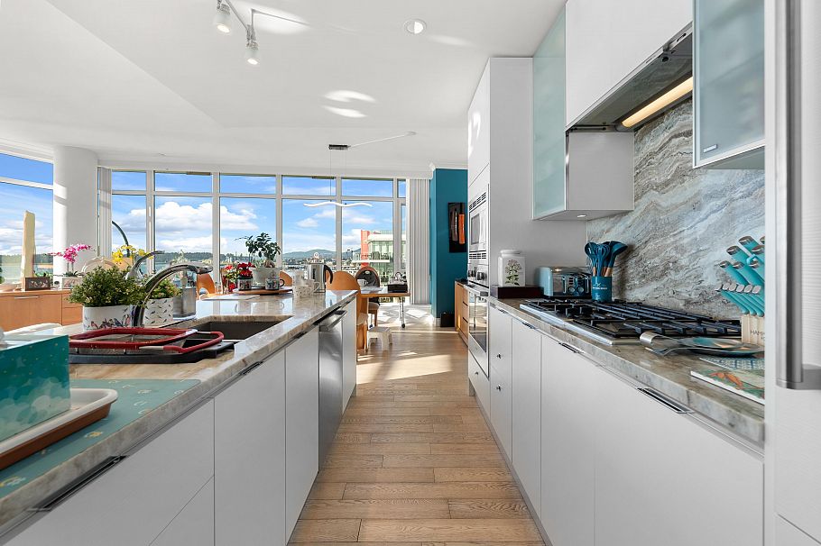 802 185 VICTORY SHIP WAY North Vancouver, BC - 37