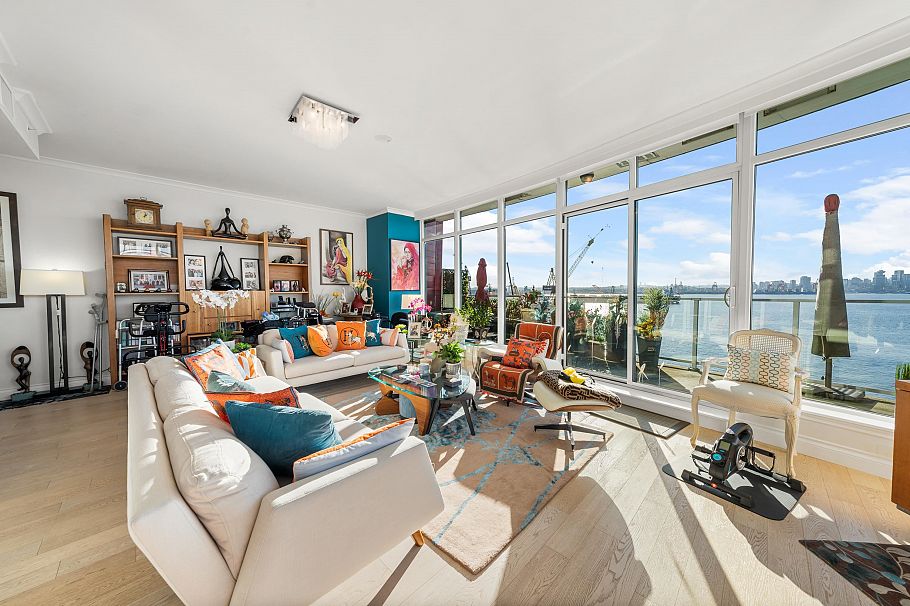 802 185 VICTORY SHIP WAY North Vancouver, BC - 25