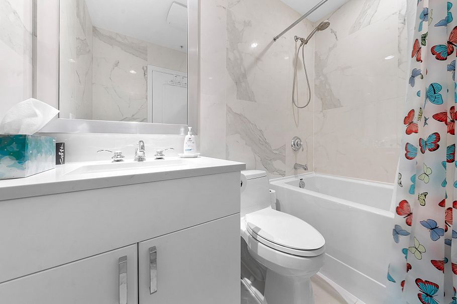 802 185 VICTORY SHIP WAY North Vancouver, BC - 2