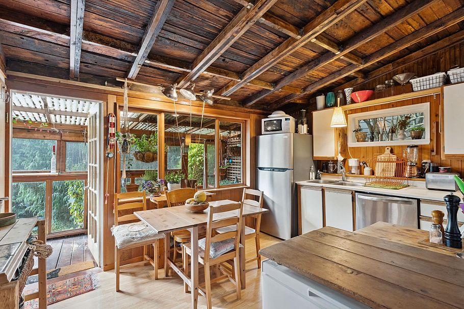 713 E ST. JAMES ROAD North Vancouver, BC - 19