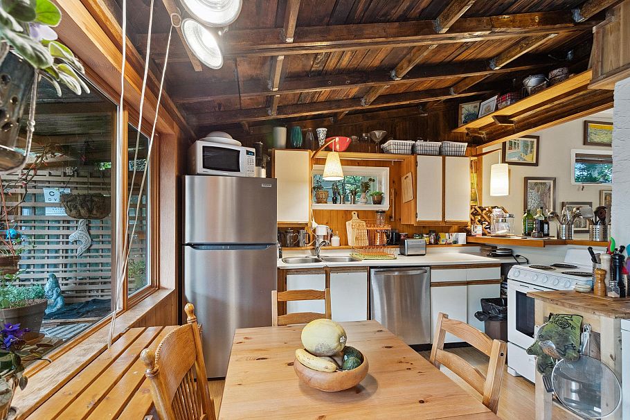 713 E ST. JAMES ROAD North Vancouver, BC - 20