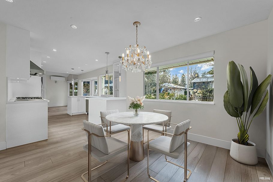 633 FIR STREET North Vancouver, BC - 24