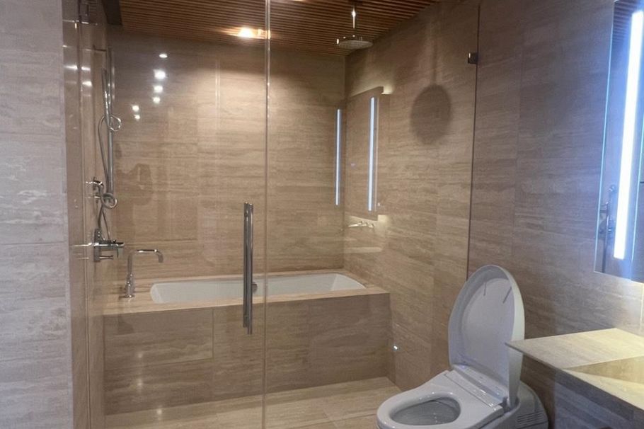 808 1568 ALBERNI STREET Vancouver, BC - 4