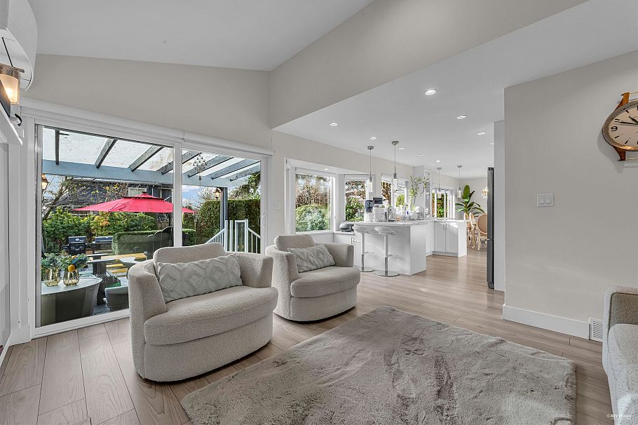 633 FIR STREET North Vancouver, BC - 37