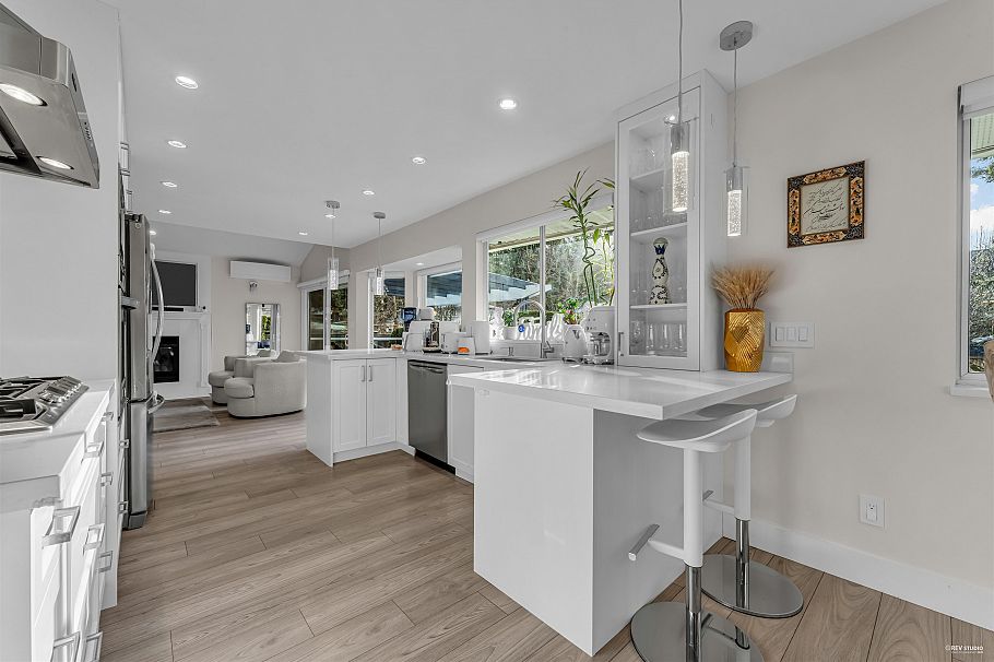 633 FIR STREET North Vancouver, BC - 29