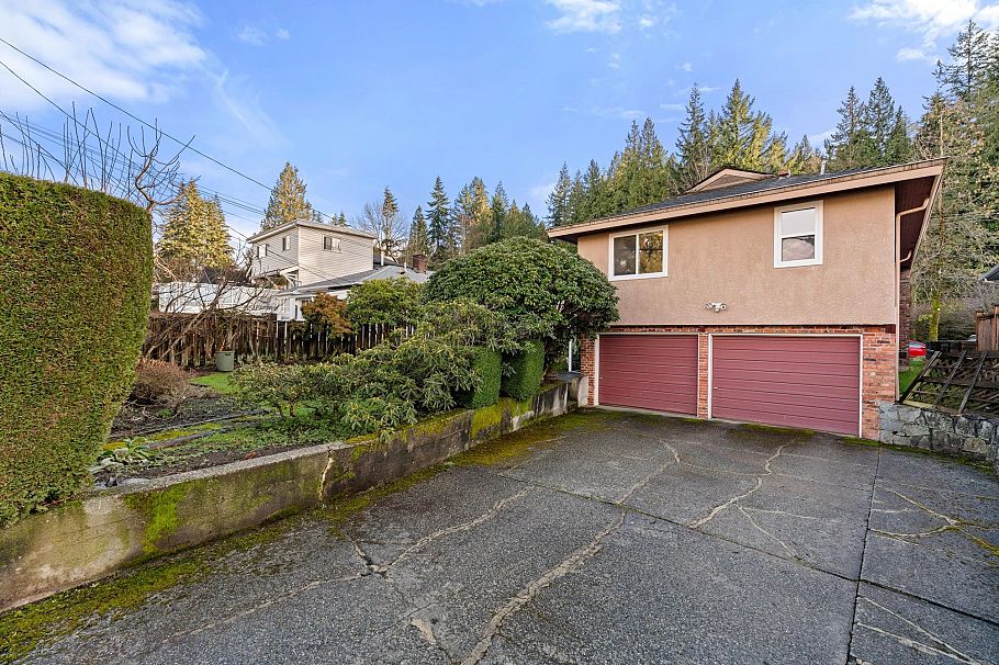 4651 W 16TH AVENUE Vancouver, BC - 9