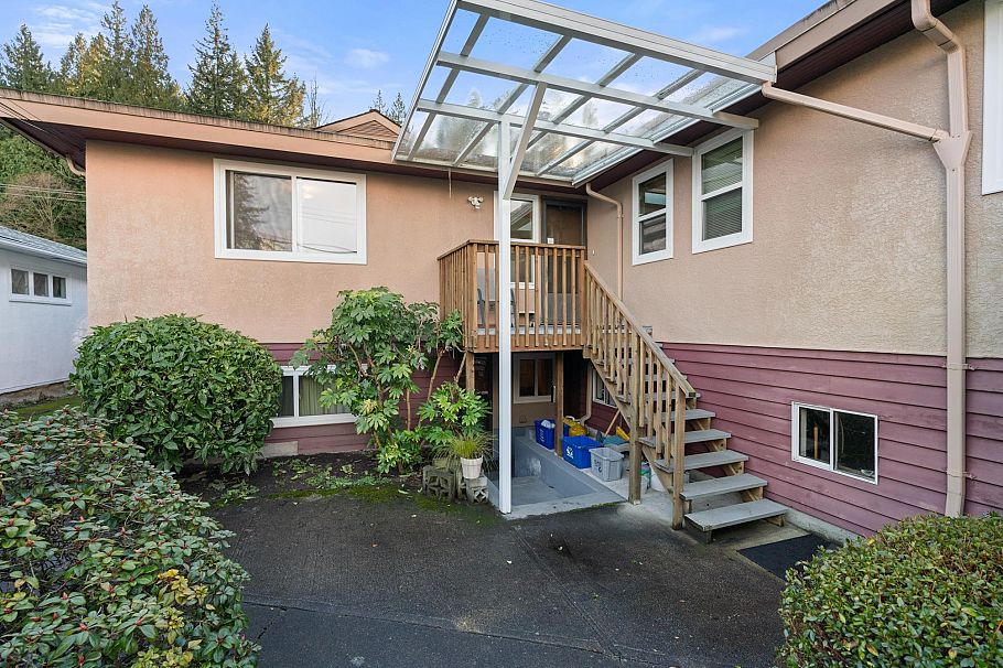 4651 W 16TH AVENUE Vancouver, BC - 11