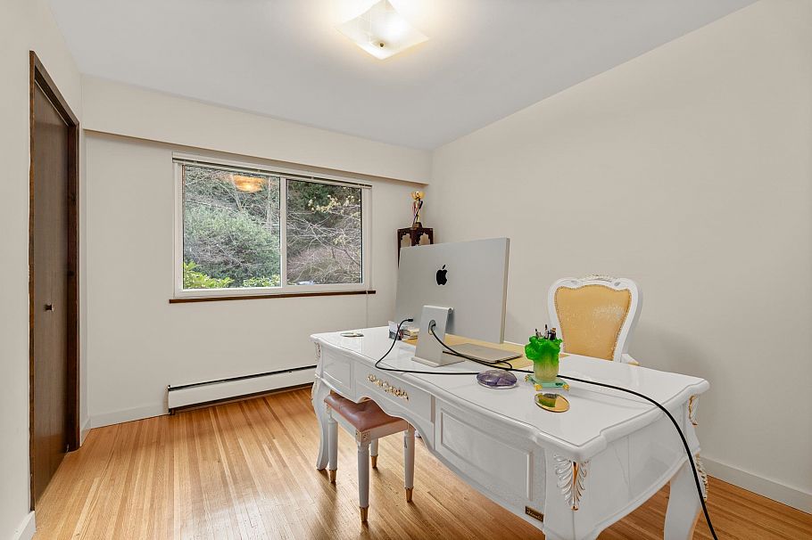 4651 W 16TH AVENUE Vancouver, BC - 3