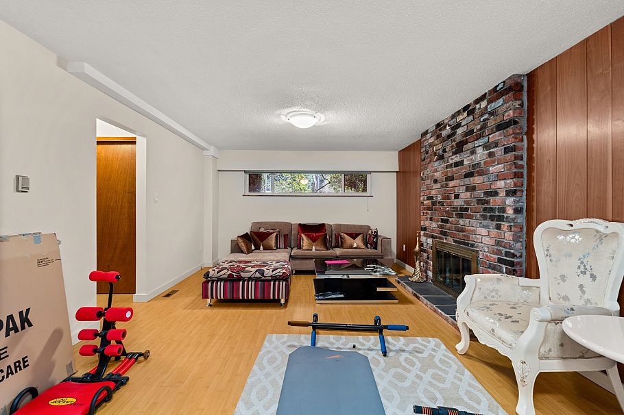 4651 W 16TH AVENUE Vancouver, BC - 5