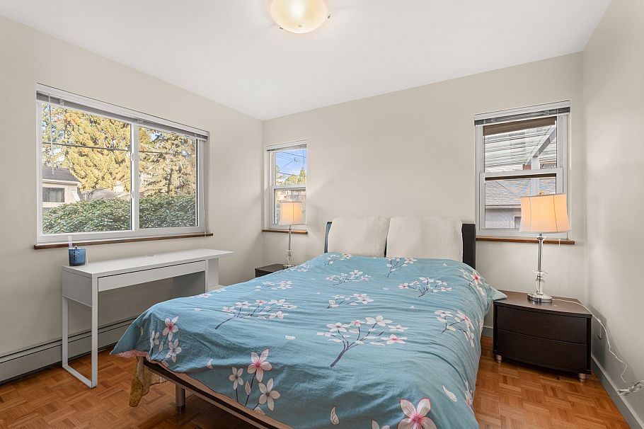 4651 W 16TH AVENUE Vancouver, BC - 2