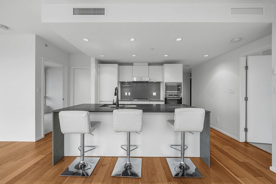 1606 8555 GRANVILLE STREET Vancouver, BC - 25