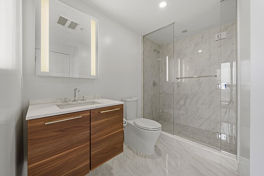 1606 8555 GRANVILLE STREET Vancouver, BC - 32