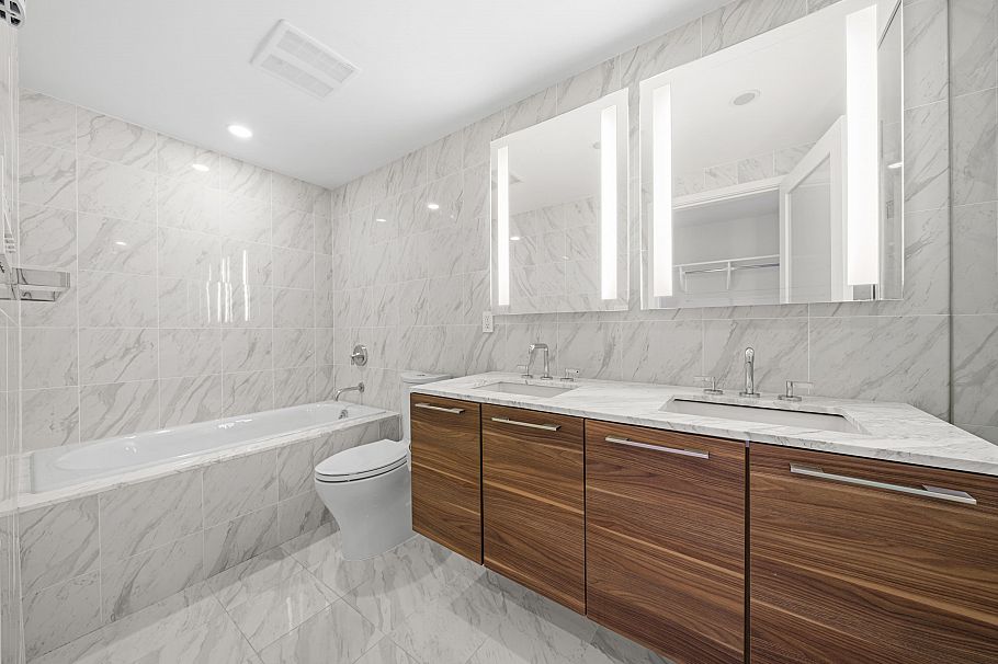 1606 8555 GRANVILLE STREET Vancouver, BC - 4