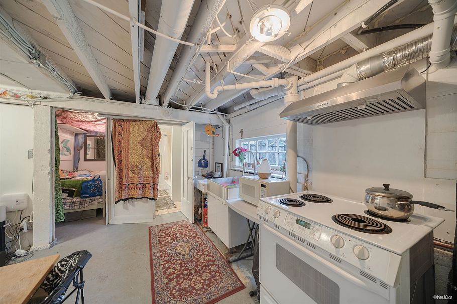 3425 W 8TH AVENUE Vancouver, BC - 15