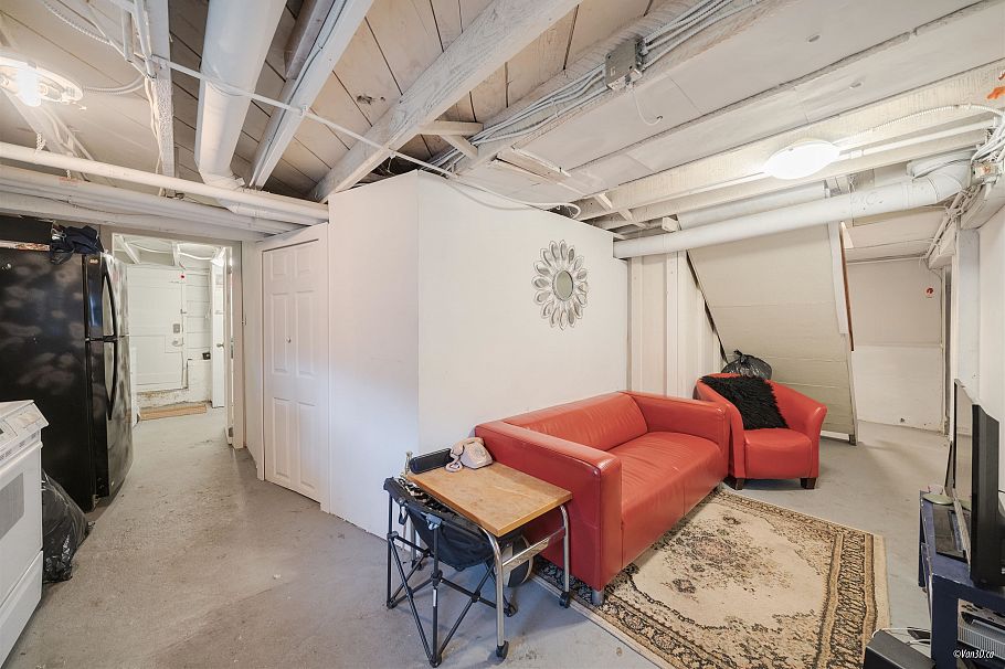 3425 W 8TH AVENUE Vancouver, BC - 11