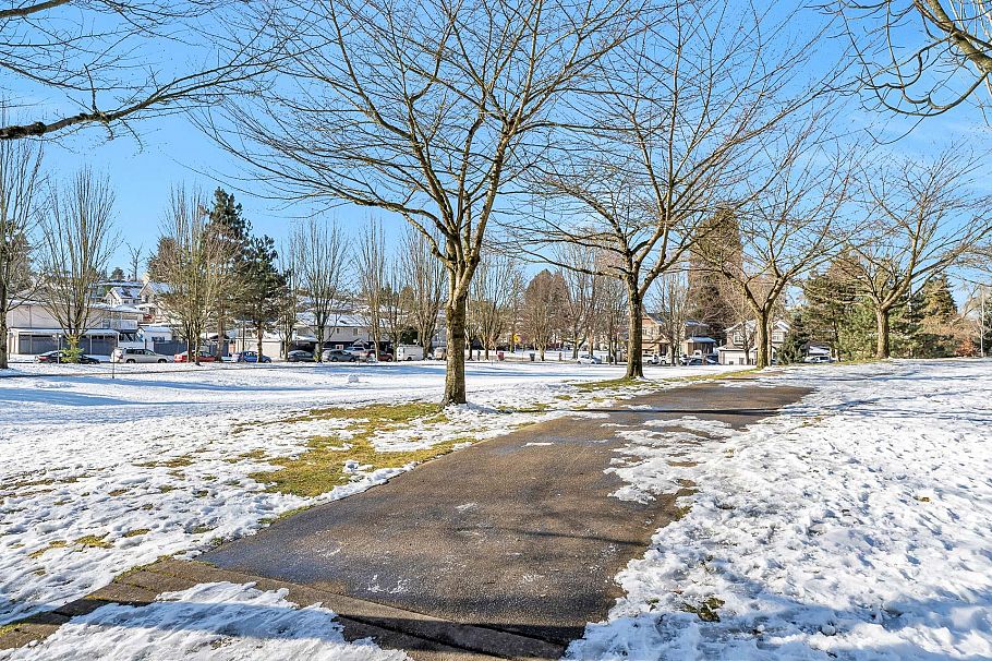 211 3551 FOSTER AVENUE Vancouver, BC - 16