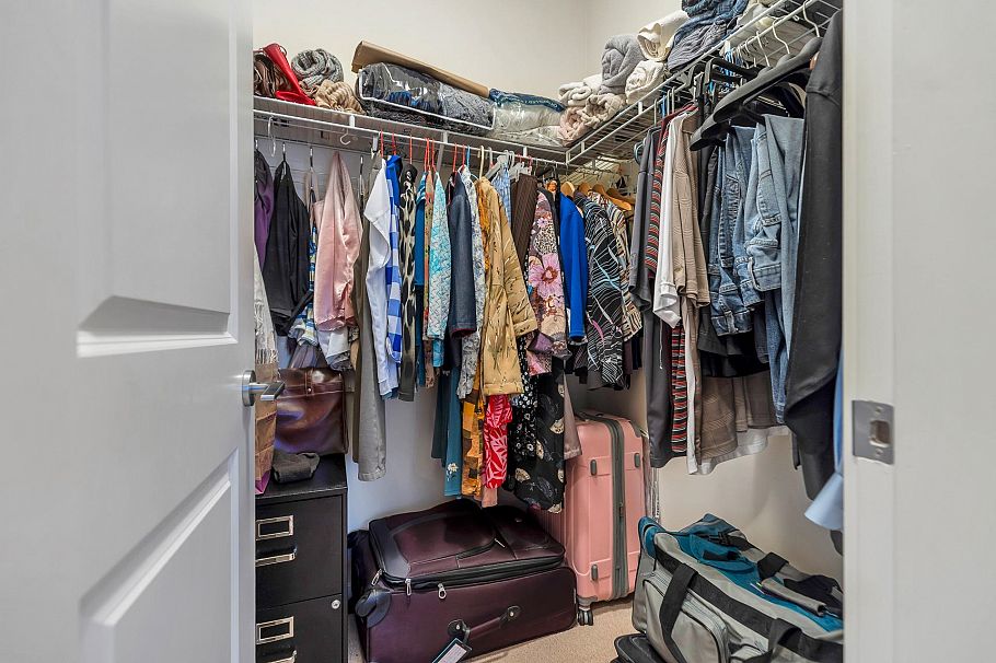 211 3551 FOSTER AVENUE Vancouver, BC - 3