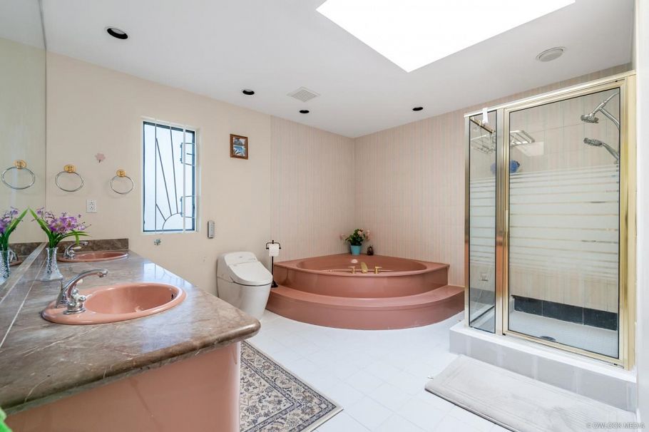 W 58TH AVENUE Vancouver, BC - 16