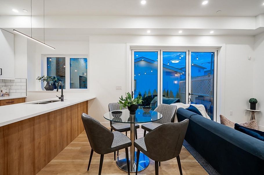 1 ROSSLAND STREET Vancouver, BC - 27