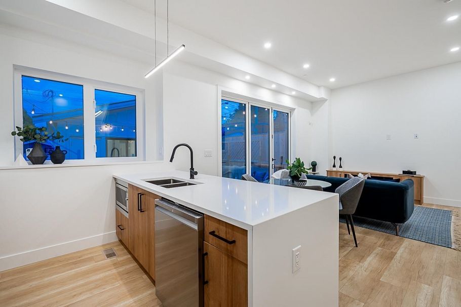 1 ROSSLAND STREET Vancouver, BC - 26