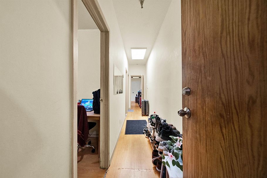 2 E BROADWAY Vancouver, BC - 5