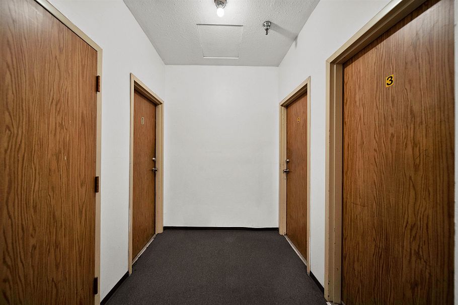 2 E BROADWAY Vancouver, BC - 2