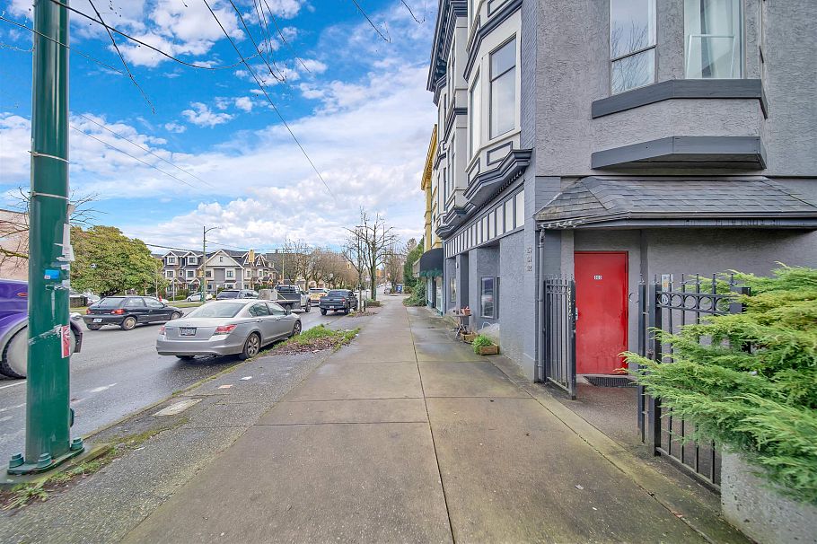 2 E BROADWAY Vancouver, BC - 15