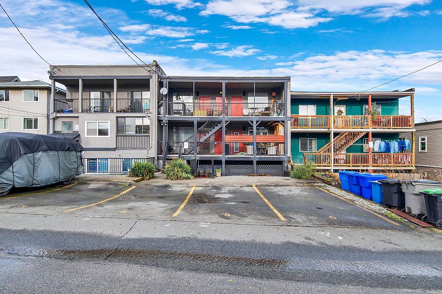 2 E BROADWAY Vancouver, BC - 24