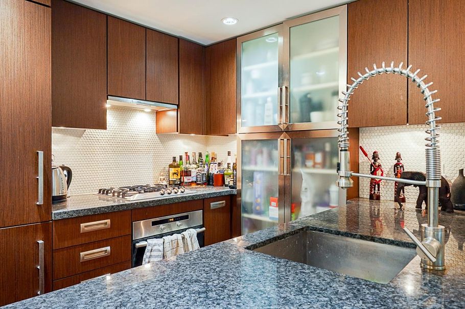 210 RICHARDS STREET Vancouver, BC - 23