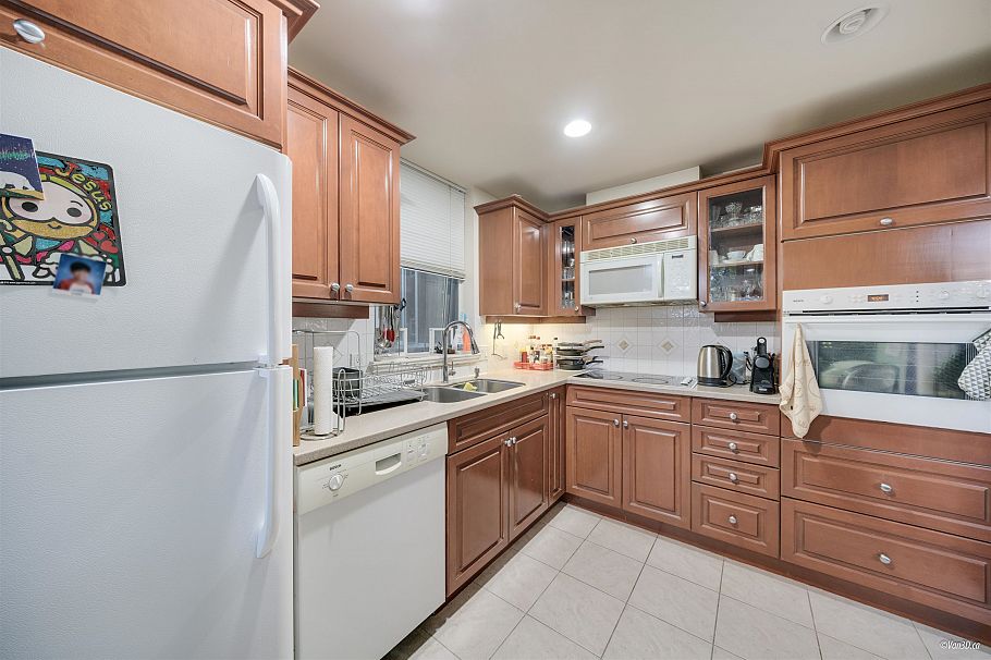 207 5770 OAK STREET Vancouver, BC - 21