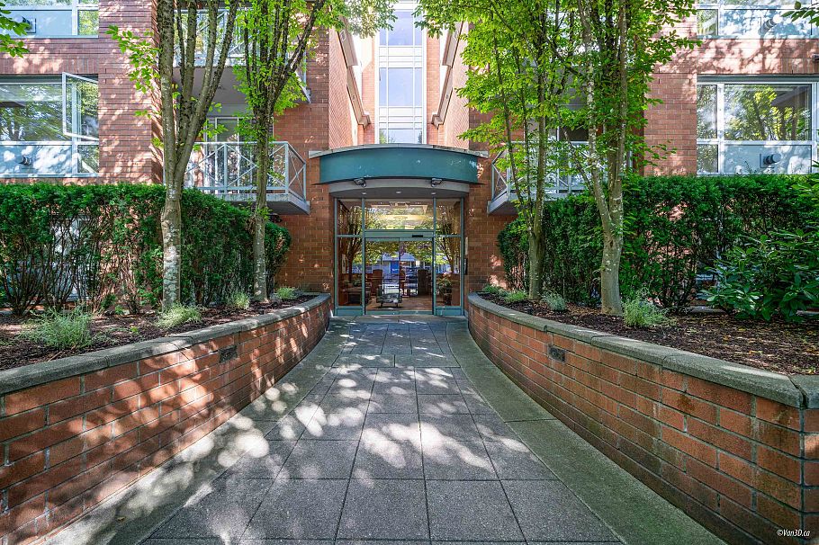 207 5770 OAK STREET Vancouver, BC - 10