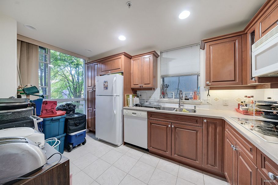 207 5770 OAK STREET Vancouver, BC - 20