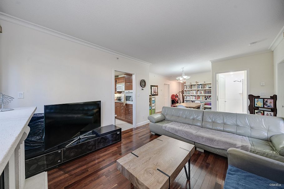 207 5770 OAK STREET Vancouver, BC - 17