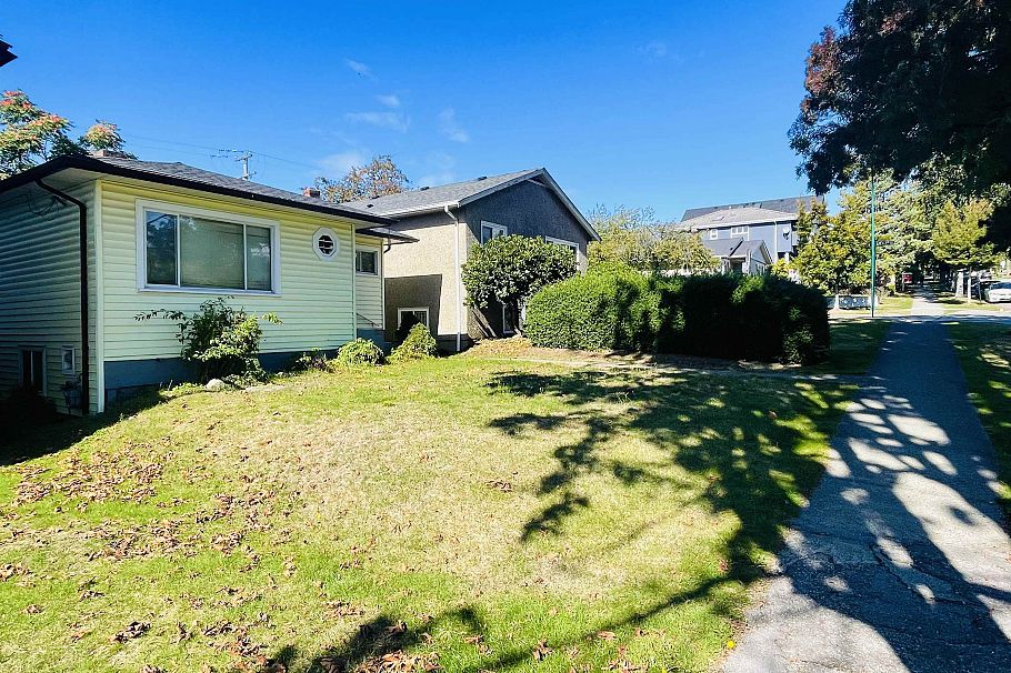 1091 Richelieu Avenue Vancouver, BC - 21