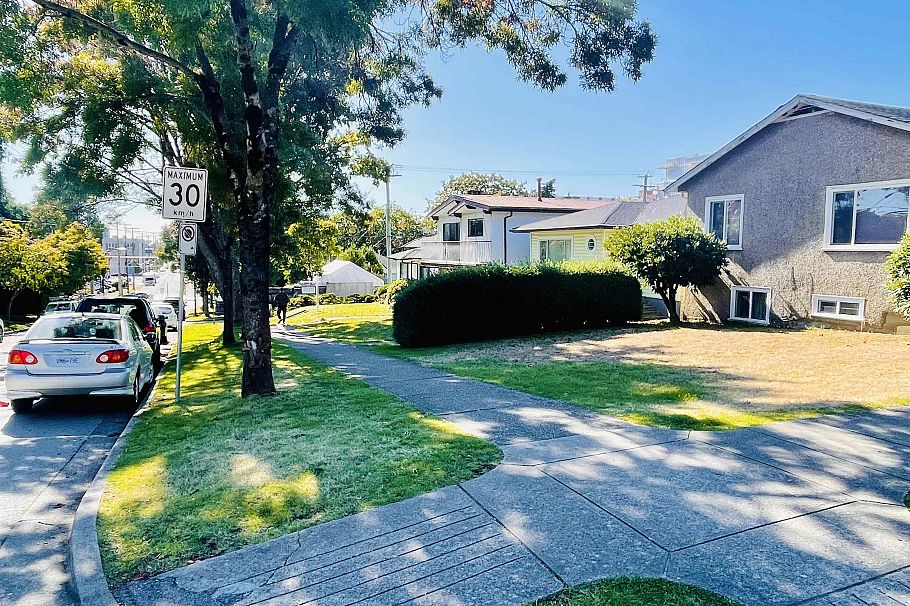 1091 Richelieu Avenue Vancouver, BC - 19